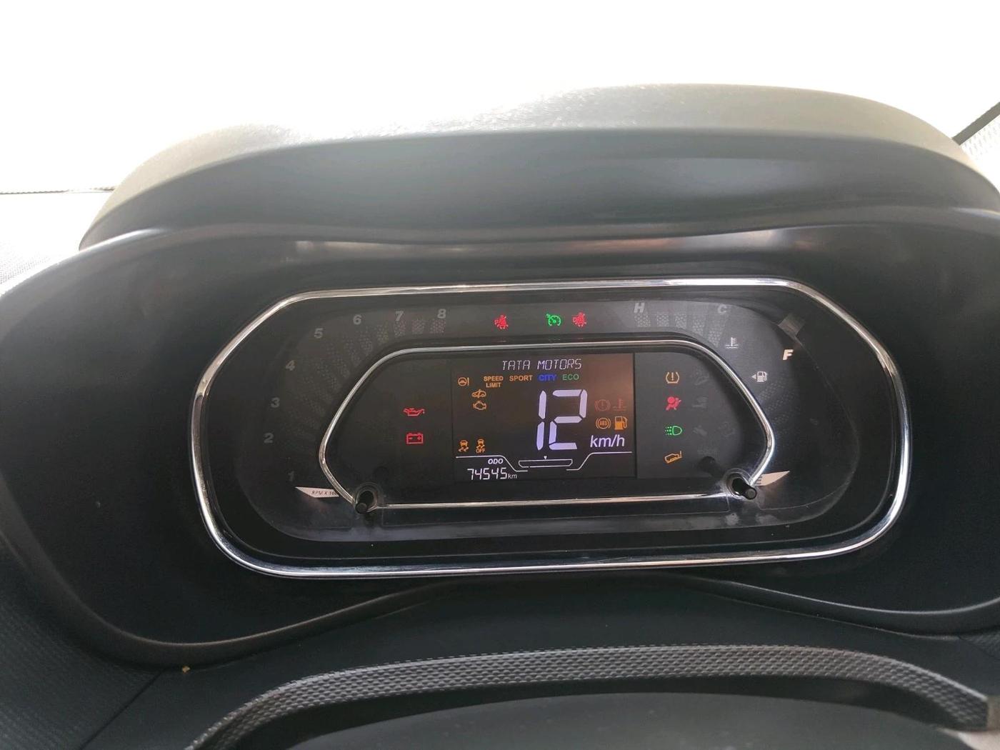 2020 Tata NEXON XZ PLUS PETROL SUNROOF, Petrol, Manual, 78,000 km, interior
