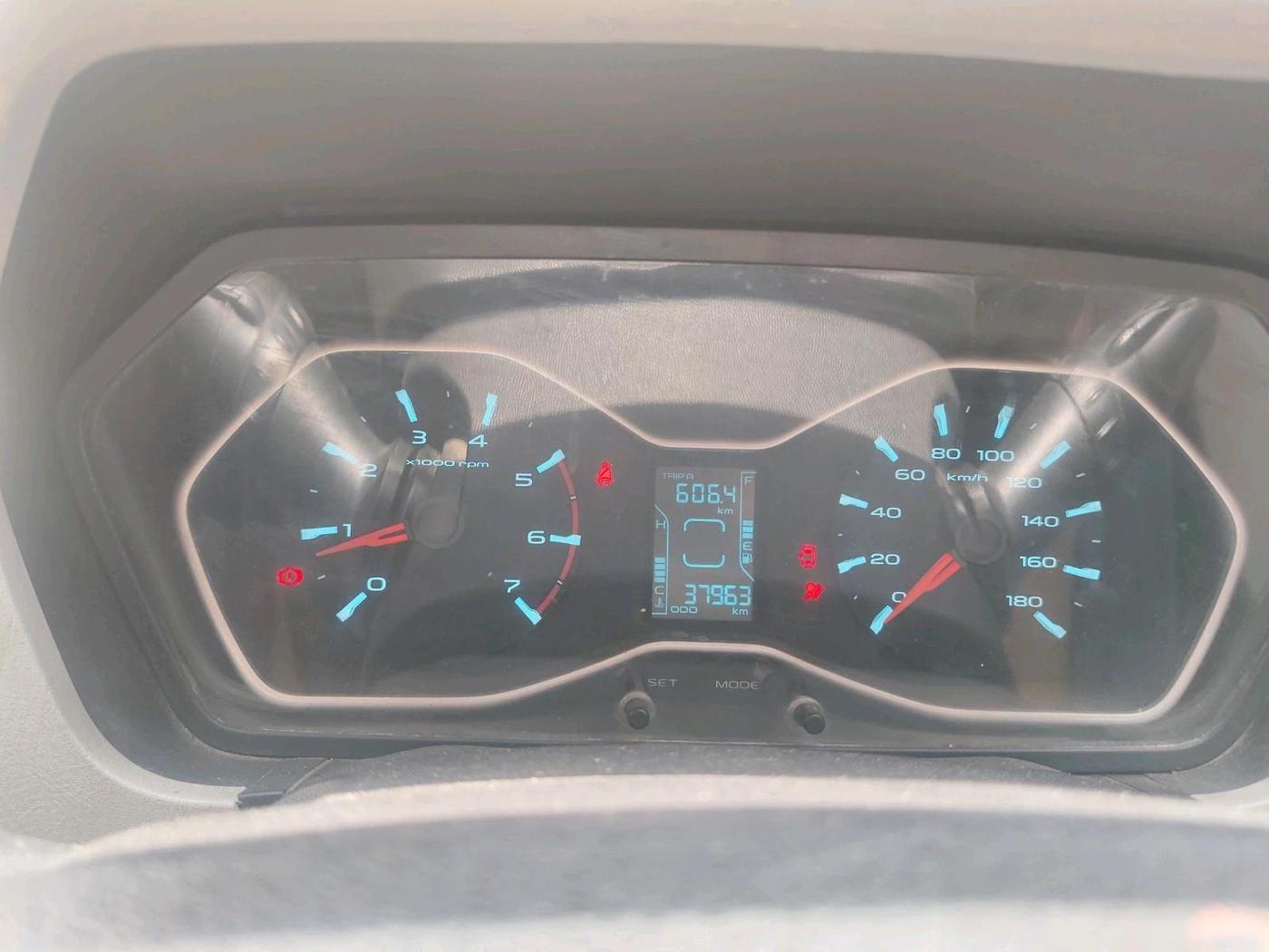 2018 Mahindra Scorpio S5, Diesel, Manual, 37,963 km, interior