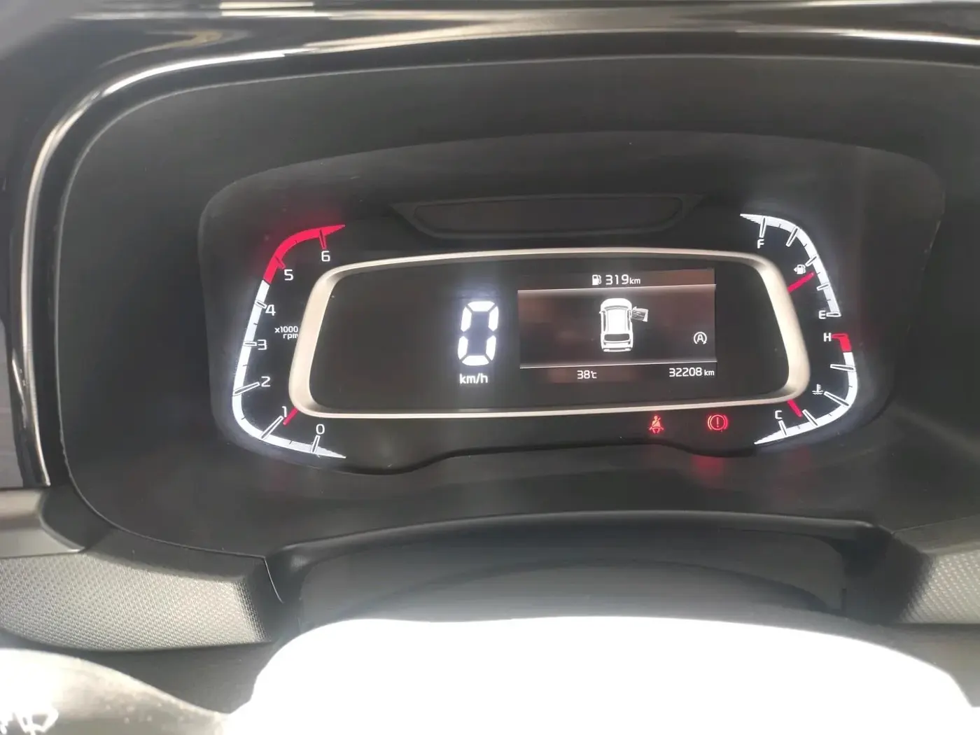 2025 KIA SONET HTK (O) 1.5 Diesel MT, Diesel, Manual, 32,208 km, interior