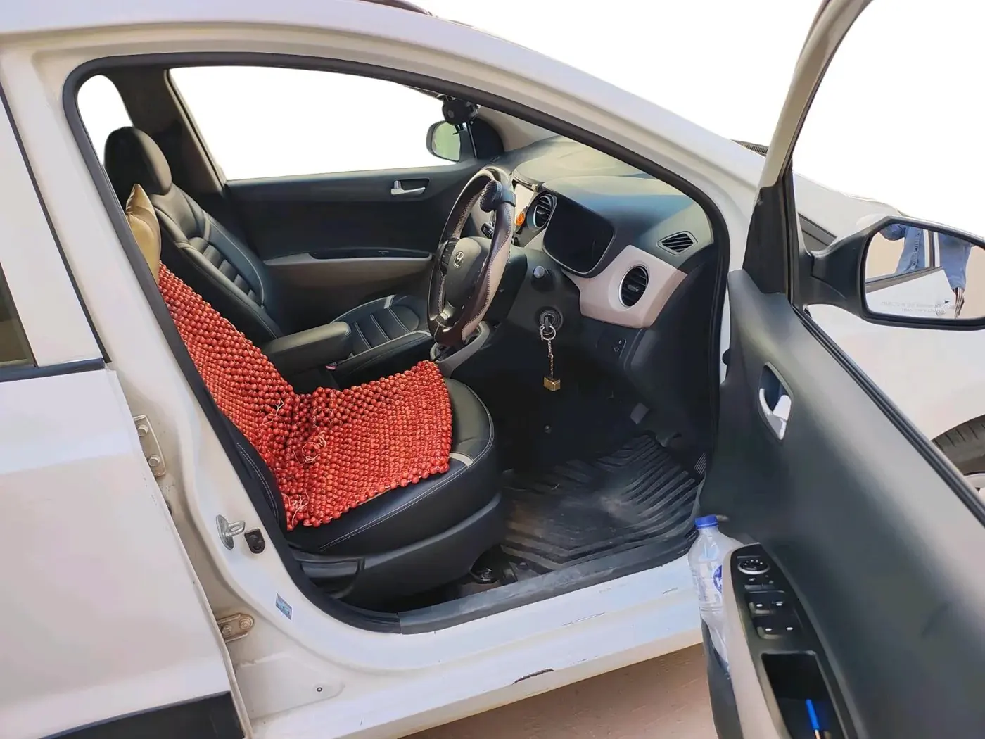 2018 Hyundai Grand i10 SPORTZ 1.2 KAPPA VTVT, Petrol, Manual, 1,70,864 km, interior
