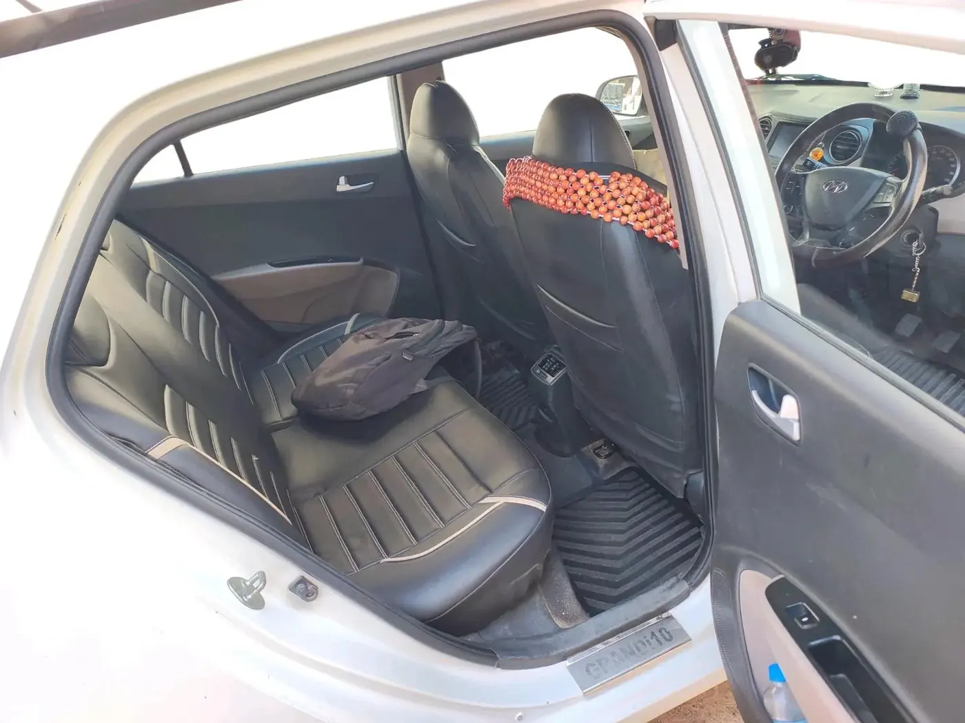 2018 Hyundai Grand i10 SPORTZ 1.2 KAPPA VTVT, Petrol, Manual, 1,70,864 km, interior