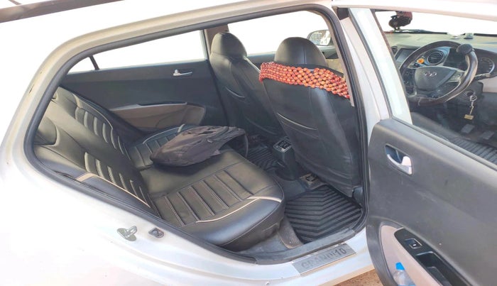 2018 Hyundai Grand i10 SPORTZ 1.2 KAPPA VTVT, Petrol, Manual, 1,70,864 km, interior