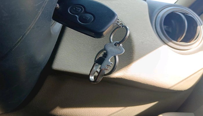 2015 Nissan Terrano XL D PLUS, Diesel, Manual, 1,54,247 km, interior