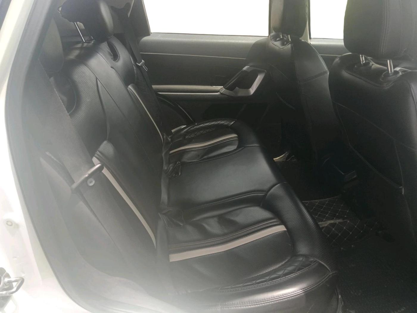 2019 Tata Harrier XM 2.0L KRYOTEC, Diesel, Manual, 1,48,899 km, interior