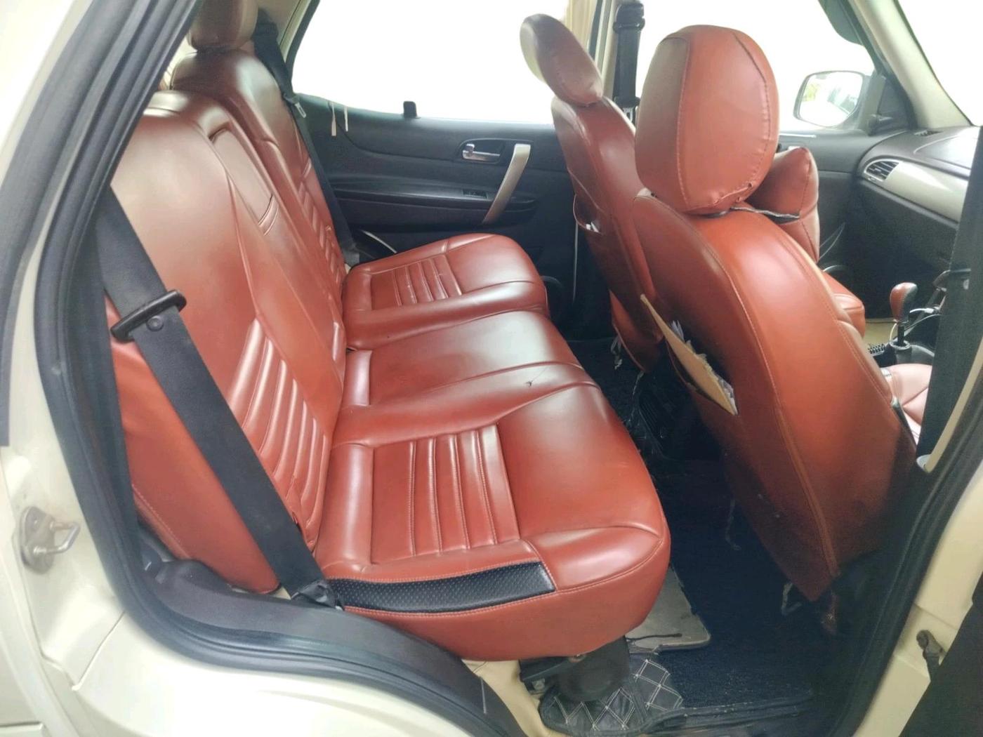 2017 Tata Safari Storme 2.2 VX 4X2, Diesel, Manual, 1,39,649 km, interior