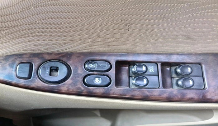 2011 Hyundai Verna FLUIDIC 1.6 CRDI SX, Diesel, Manual, 1,84,572 km, interior