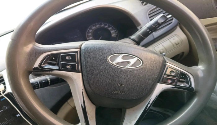 2011 Hyundai Verna FLUIDIC 1.6 CRDI SX, Diesel, Manual, 1,84,572 km, interior