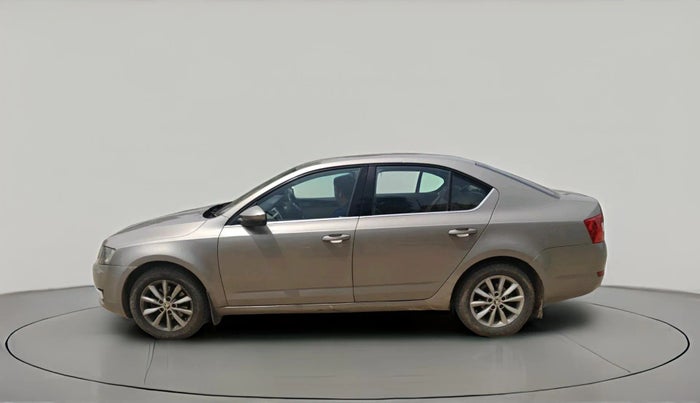 2014 Skoda Octavia AMBITION 2.0 TDI, Diesel, Manual, 1,82,394 km, exterior