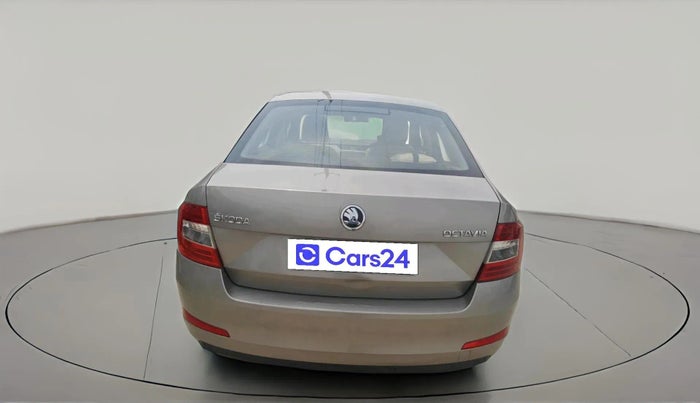 2014 Skoda Octavia AMBITION 2.0 TDI, Diesel, Manual, 1,82,394 km, exterior