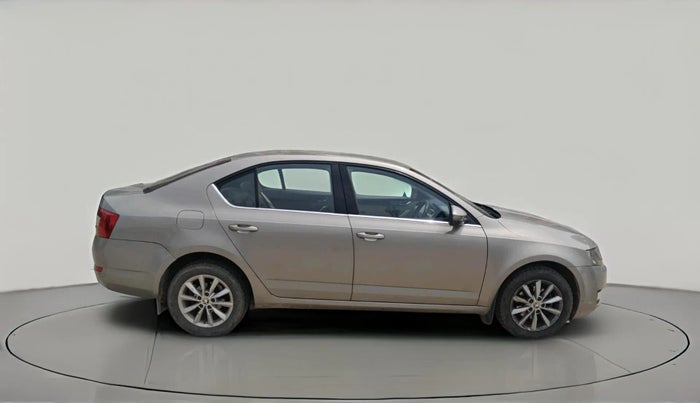 2014 Skoda Octavia AMBITION 2.0 TDI, Diesel, Manual, 1,82,394 km, exterior