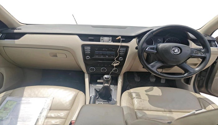 2014 Skoda Octavia AMBITION 2.0 TDI, Diesel, Manual, 1,82,394 km, interior