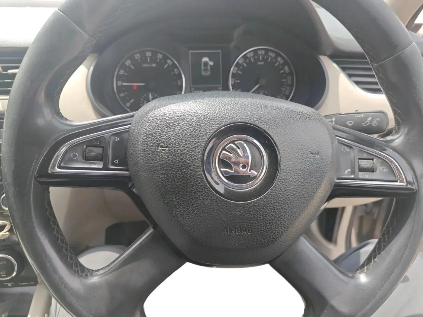 2014 Skoda Octavia AMBITION 2.0 TDI, Diesel, Manual, 1,82,394 km, interior