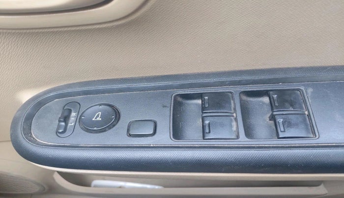 2017 Honda Amaze 1.2L I-VTEC S, Petrol, Manual, 77,712 km, interior