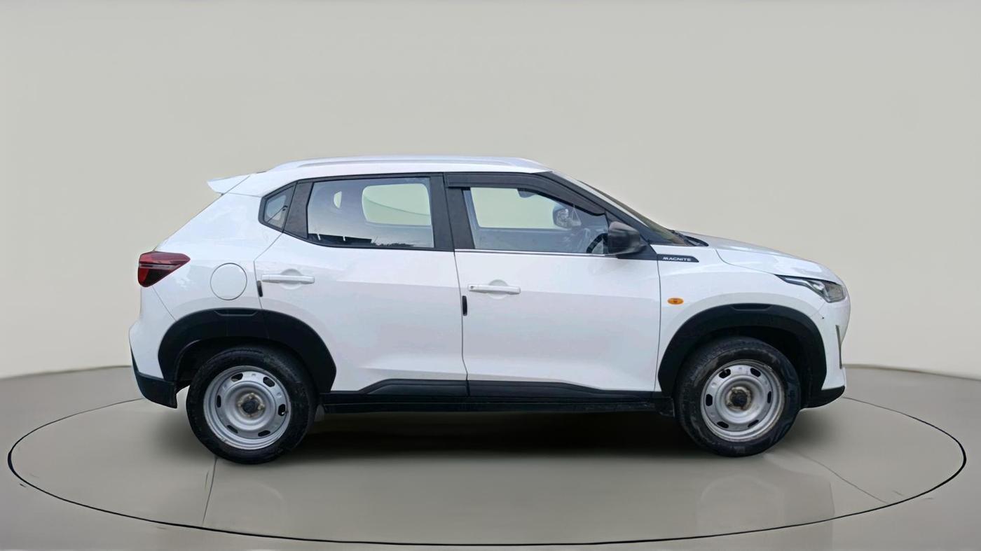 2023 Nissan MAGNITE XE, CNG, Manual, 1,17,466 km, exterior