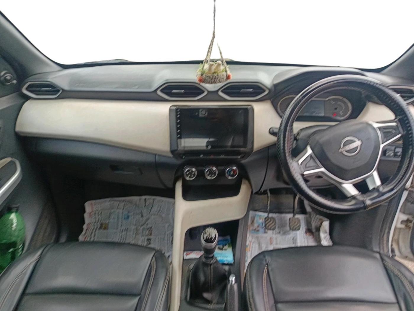 2023 Nissan MAGNITE XE, CNG, Manual, 1,17,466 km, interior
