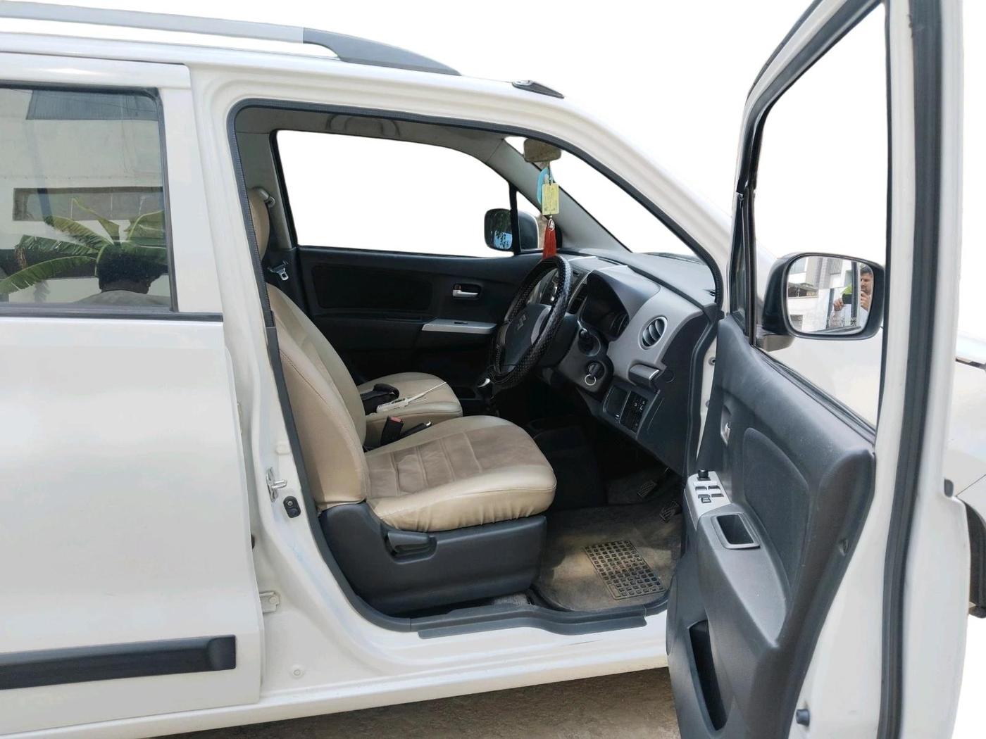 2011 Maruti Wagon R 1.0 VXI, Petrol, Manual, 85,723 km, interior
