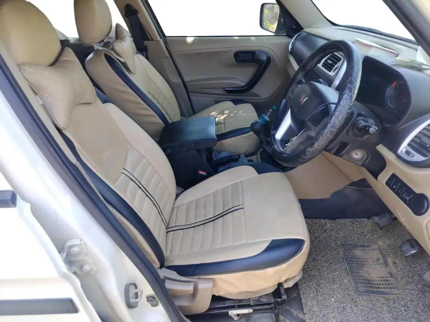 2023 Mahindra BOLERO NEO N 8, Diesel, Manual, 53,611 km, interior