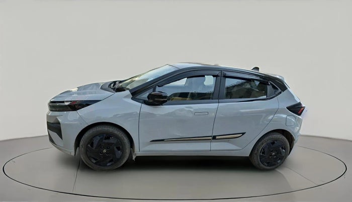 2025 Tata ALTROZ Creative CNG 5MT, CNG, Manual, 14,800 km, exterior