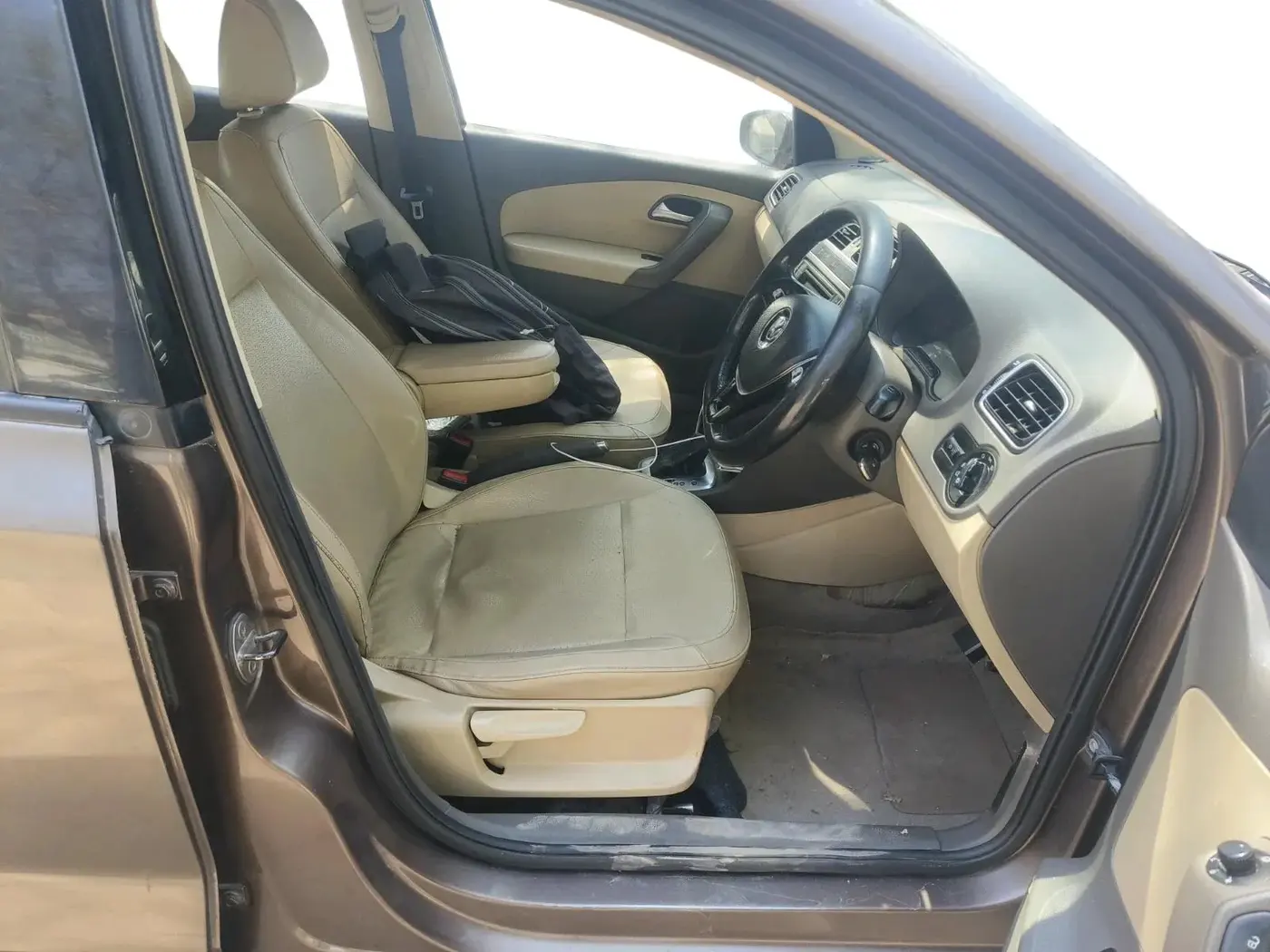 2016 Volkswagen Vento HIGHLINE 1.5 AT, Diesel, Automatic, 1,34,230 km, interior