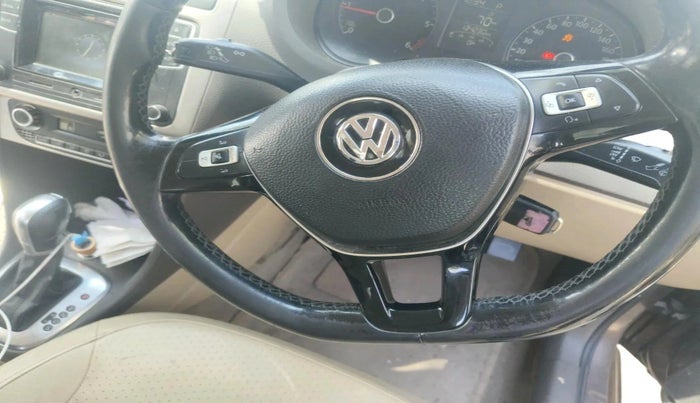 2016 Volkswagen Vento HIGHLINE 1.5 AT, Diesel, Automatic, 1,34,230 km, interior