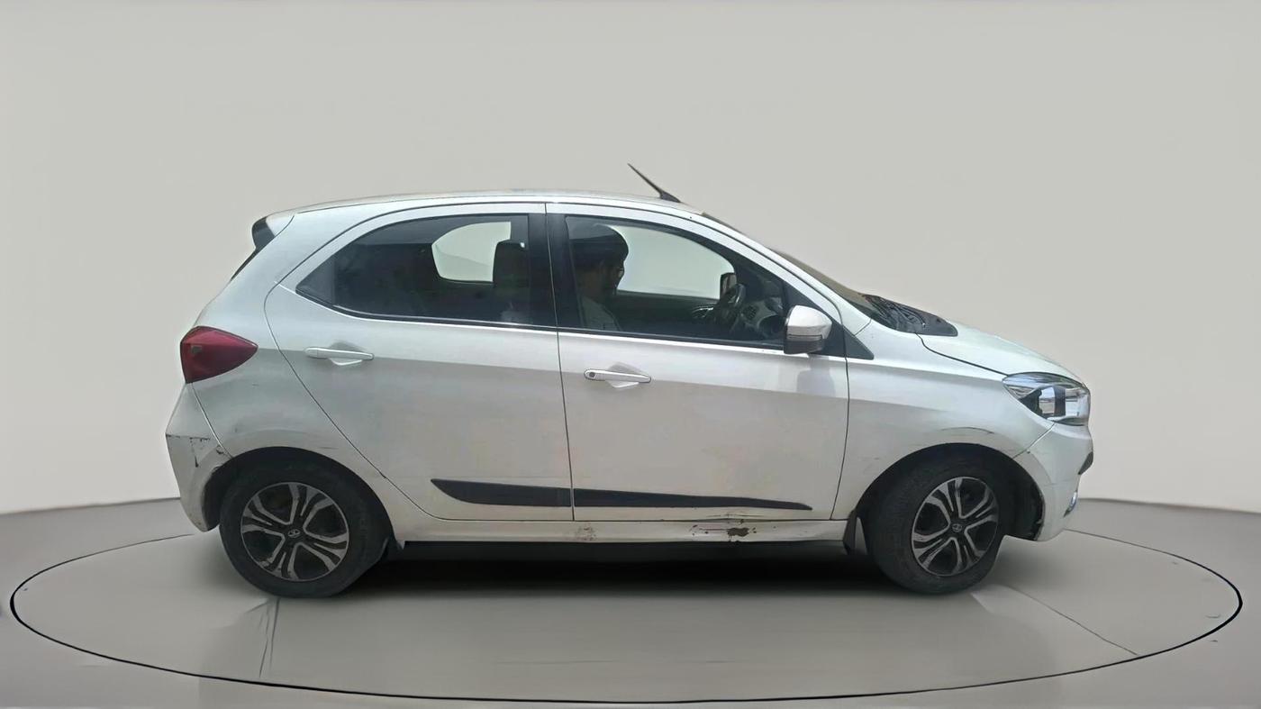 2018 Tata Tiago XZA PETROL, Petrol, Automatic, 1,05,259 km, exterior