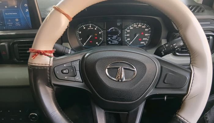 2023 Tata PUNCH ADVENTURE RHYTHM PACK MT, Petrol, Manual, 31,368 km, interior
