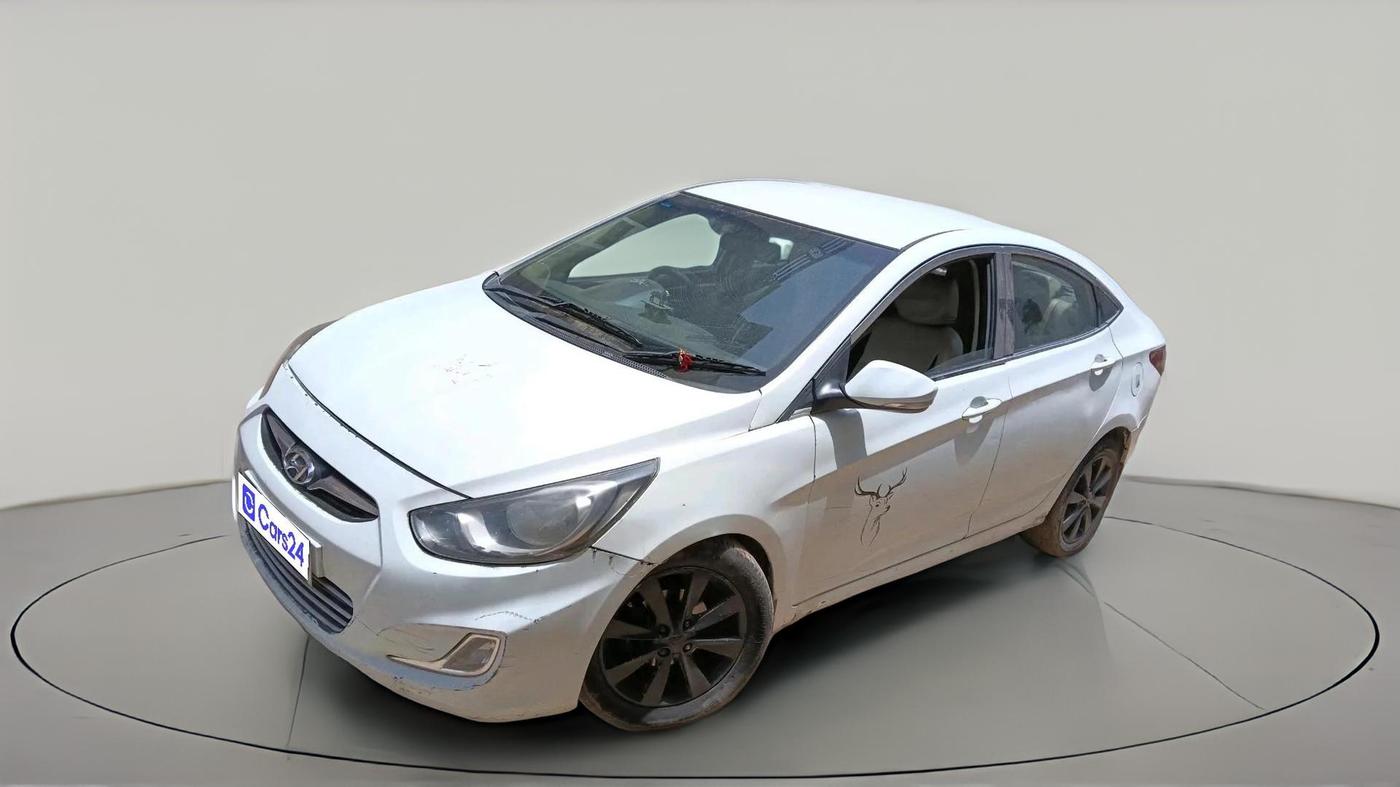 2011 Hyundai Verna FLUIDIC 1.6 CRDI SX, Diesel, Manual, 1,39,291 km, exterior