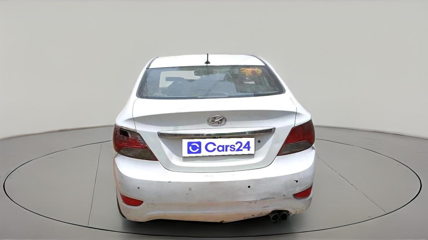 2011 Hyundai Verna FLUIDIC 1.6 CRDI SX, Diesel, Manual, 1,39,291 km, exterior