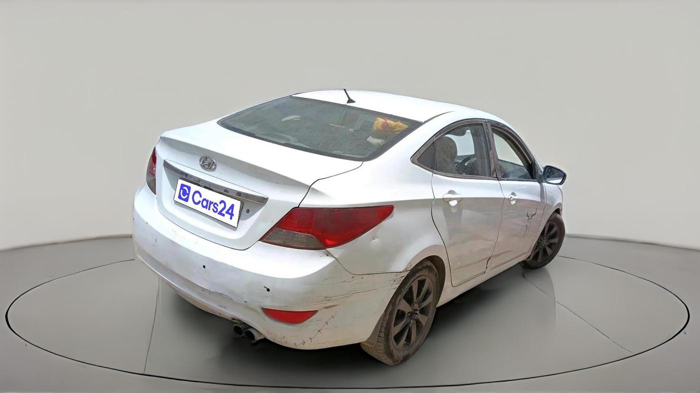 2011 Hyundai Verna FLUIDIC 1.6 CRDI SX, Diesel, Manual, 1,39,291 km, exterior