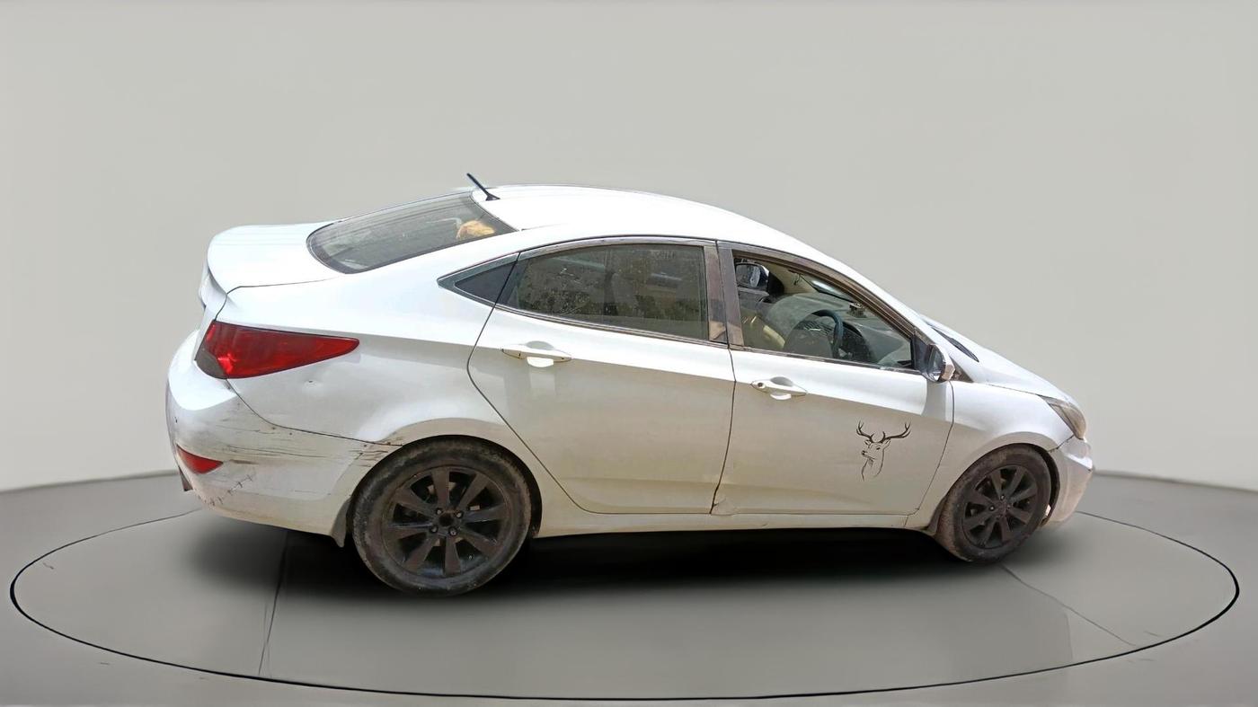 2011 Hyundai Verna FLUIDIC 1.6 CRDI SX, Diesel, Manual, 1,39,291 km, exterior