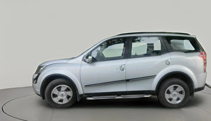 2017 Mahindra XUV500 W6, Diesel, Manual, 1,53,166 km, exterior