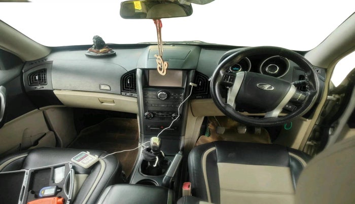 2017 Mahindra XUV500 W6, Diesel, Manual, 1,53,166 km, interior