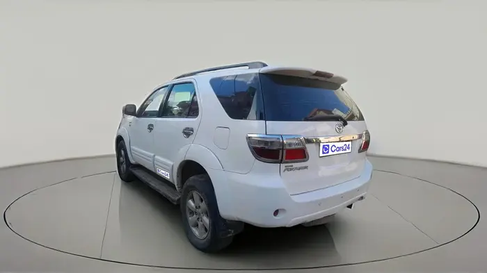 2011 Toyota Fortuner 3.0 4X4 MT, Diesel, Manual, 1,84,344 km, exterior