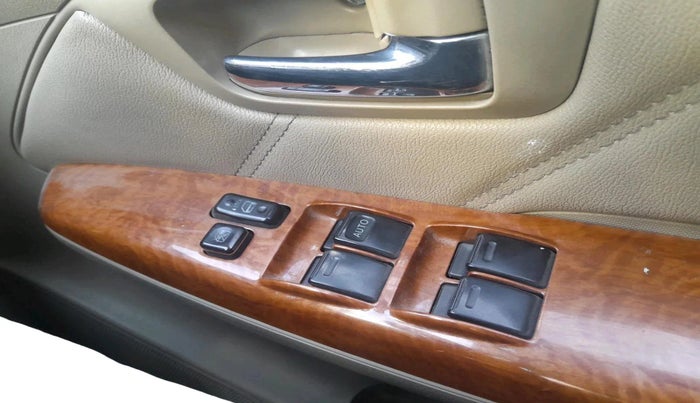 2011 Toyota Fortuner 3.0 4X4 MT, Diesel, Manual, 1,84,344 km, interior