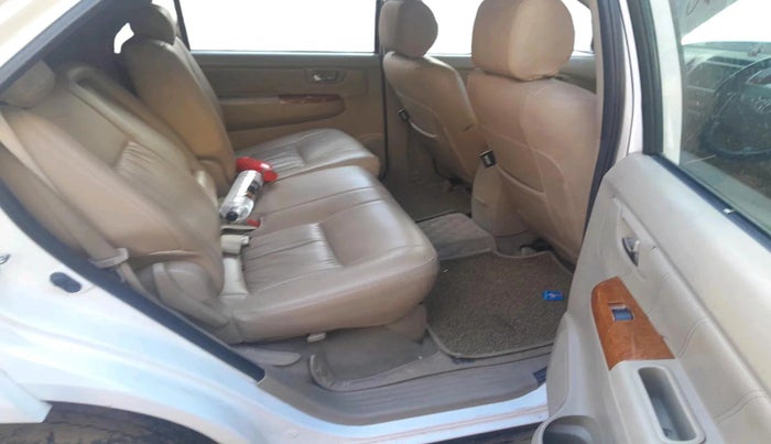 2011 Toyota Fortuner 3.0 4X4 MT, Diesel, Manual, 1,84,344 km, interior