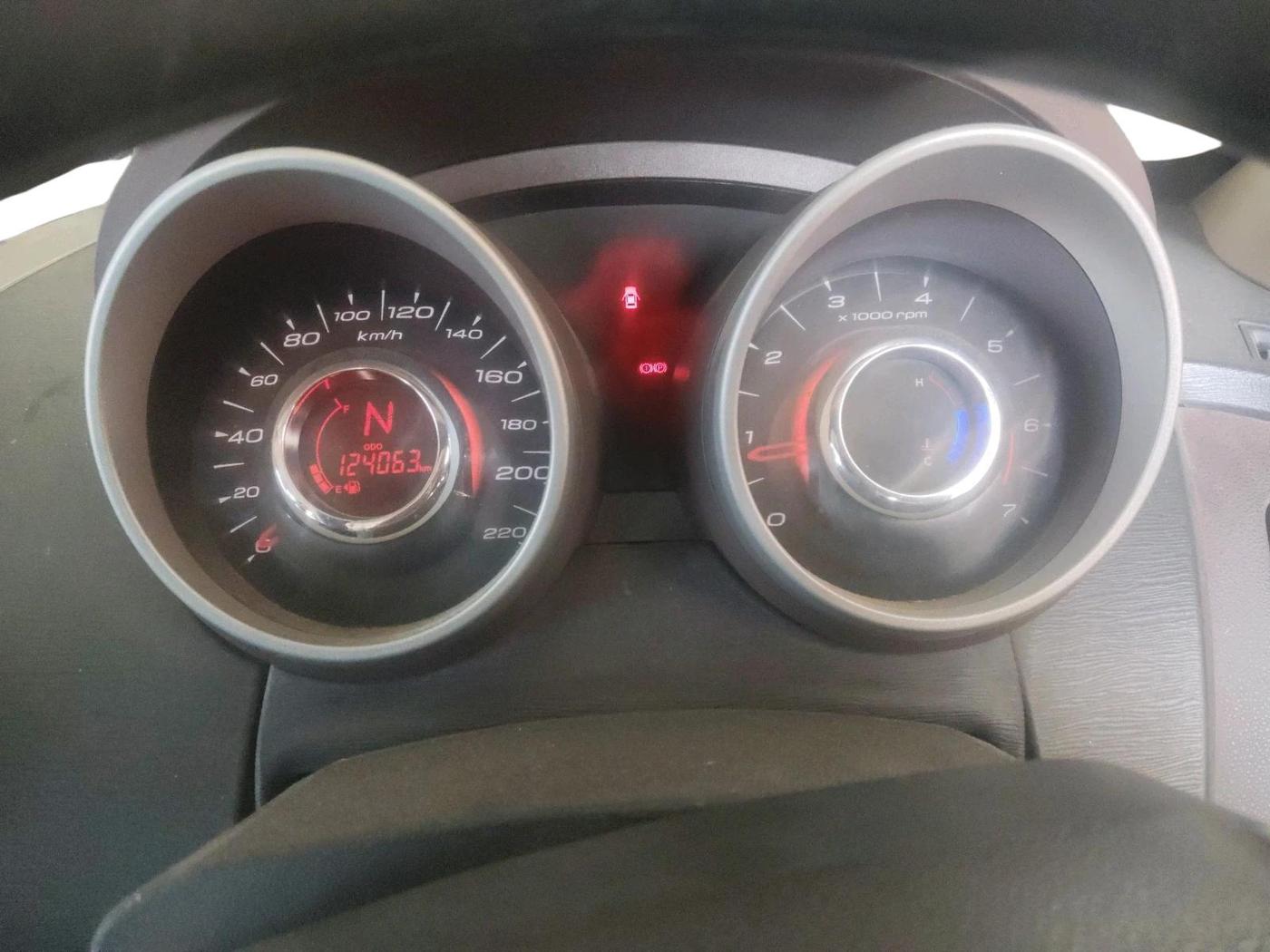 2014 Mahindra XUV500 W6, Diesel, Manual, 1,24,063 km, interior