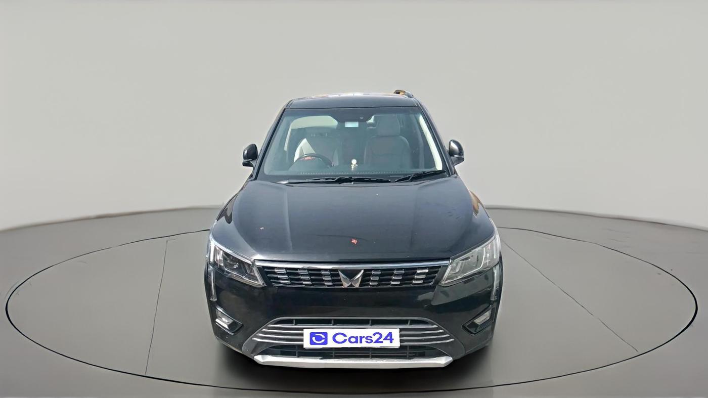 2023 Mahindra XUV300 W8 (O) 1.5 DIESEL, Diesel, Manual, 53,831 km, exterior