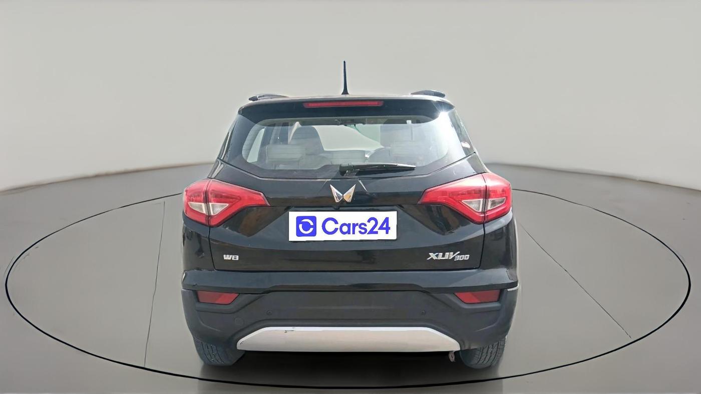 2023 Mahindra XUV300 W8 (O) 1.5 DIESEL, Diesel, Manual, 53,831 km, exterior