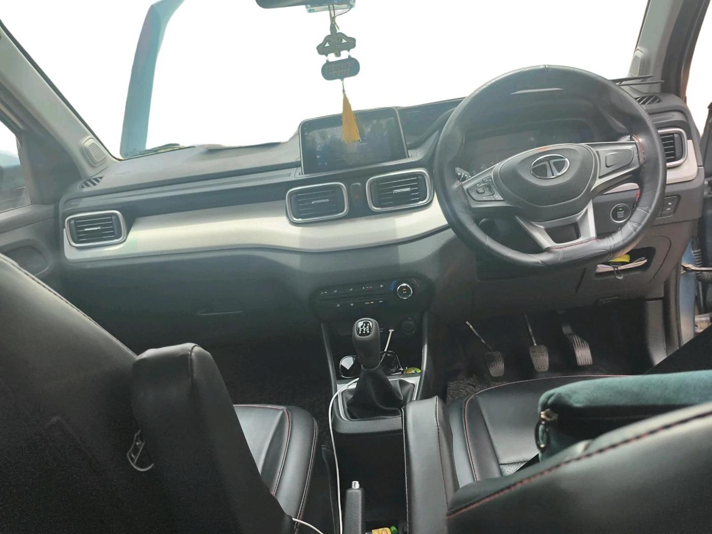2024 Tata PUNCH ACCOMPLISHED DAZZLE SUNROOF CNG MT, CNG, Manual, 24,898 km, interior