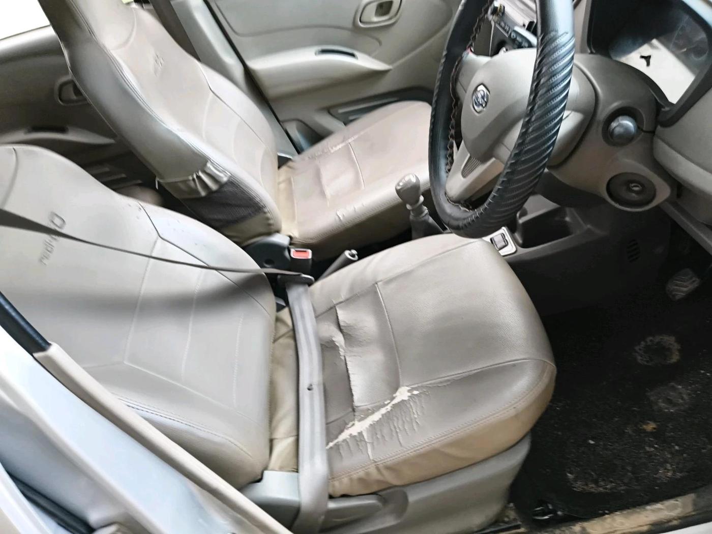 2017 Datsun Redi Go T (O), Petrol, Manual, 30,132 km, interior