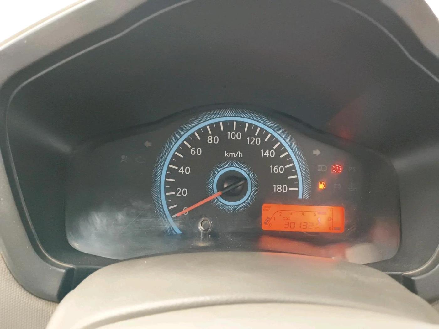 2017 Datsun Redi Go T (O), Petrol, Manual, 30,132 km, interior