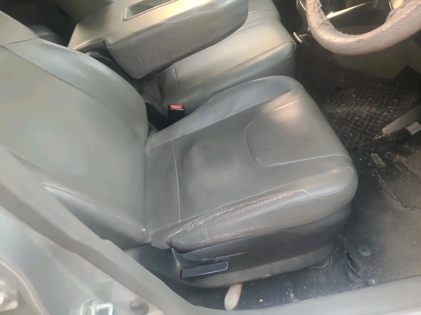 2016 Mahindra Kuv100 K2 D 6 STR, Diesel, Manual, 39,129 km, interior