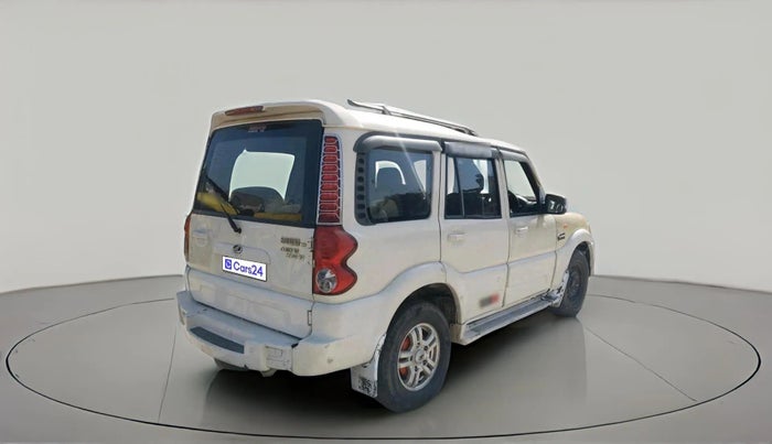 2013 Mahindra Scorpio VLX 2WD, Diesel, Manual, 82,774 km, exterior