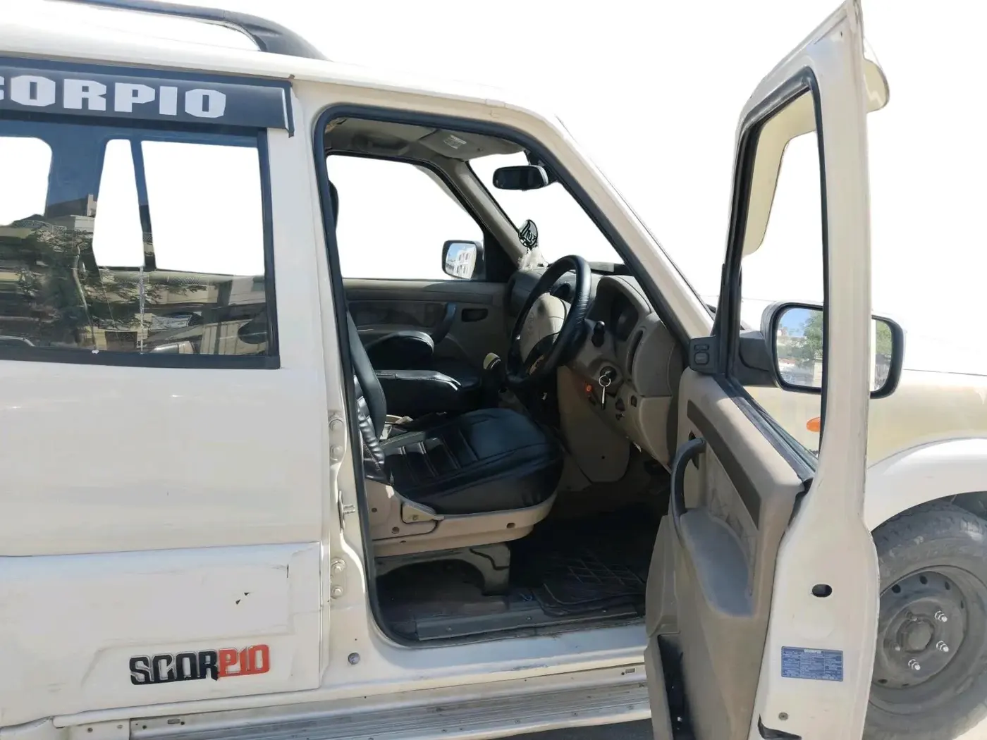 2013 Mahindra Scorpio VLX 2WD, Diesel, Manual, 82,774 km, interior
