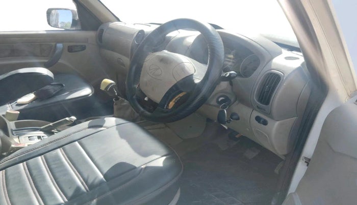 2013 Mahindra Scorpio VLX 2WD, Diesel, Manual, 82,774 km, interior