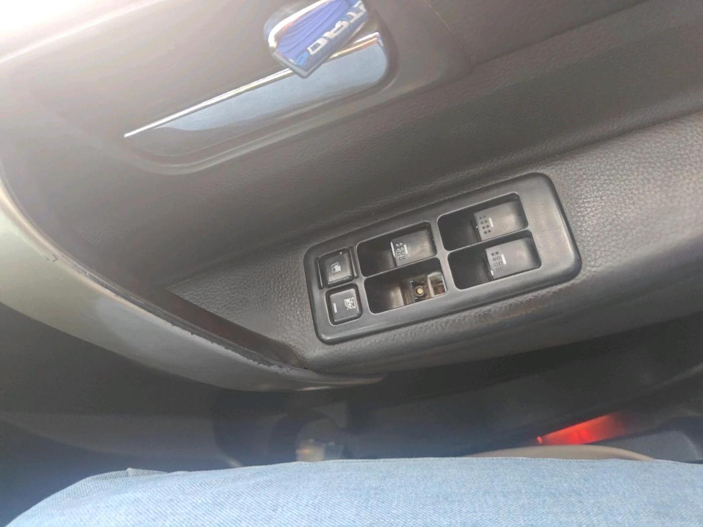 2016 Tata Safari Storme 2.2 EX 4X2, Diesel, Manual, 1,05,731 km, interior