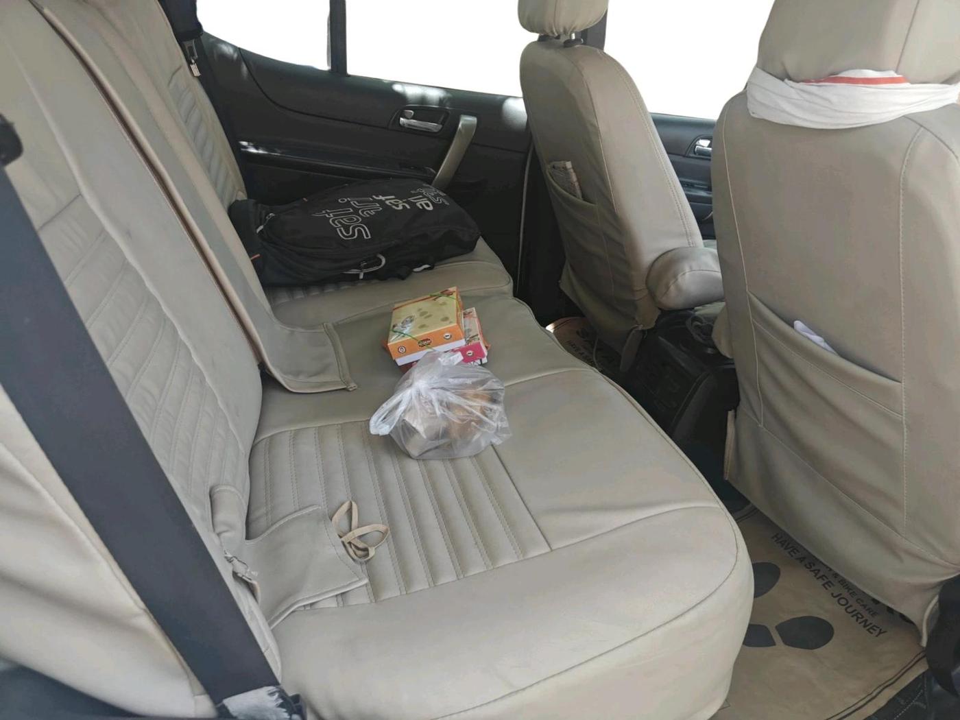 2016 Tata Safari Storme 2.2 EX 4X2, Diesel, Manual, 1,05,731 km, interior