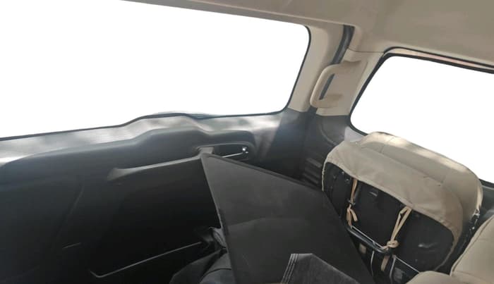 2016 Tata Safari Storme 2.2 EX 4X2, Diesel, Manual, 1,05,731 km, interior