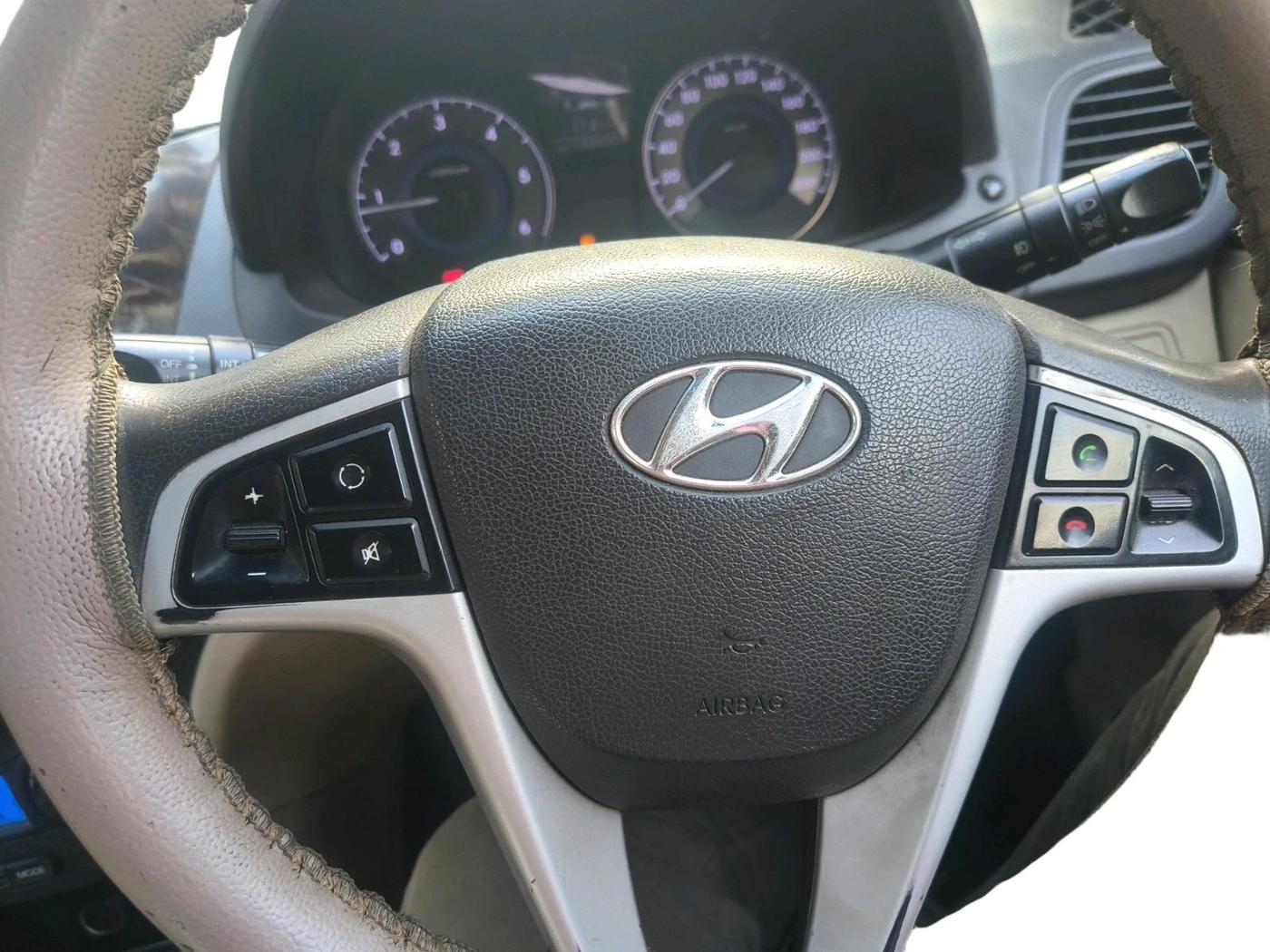 2013 Hyundai Verna FLUIDIC 1.6 CRDI SX, Diesel, Manual, 1,32,660 km, interior