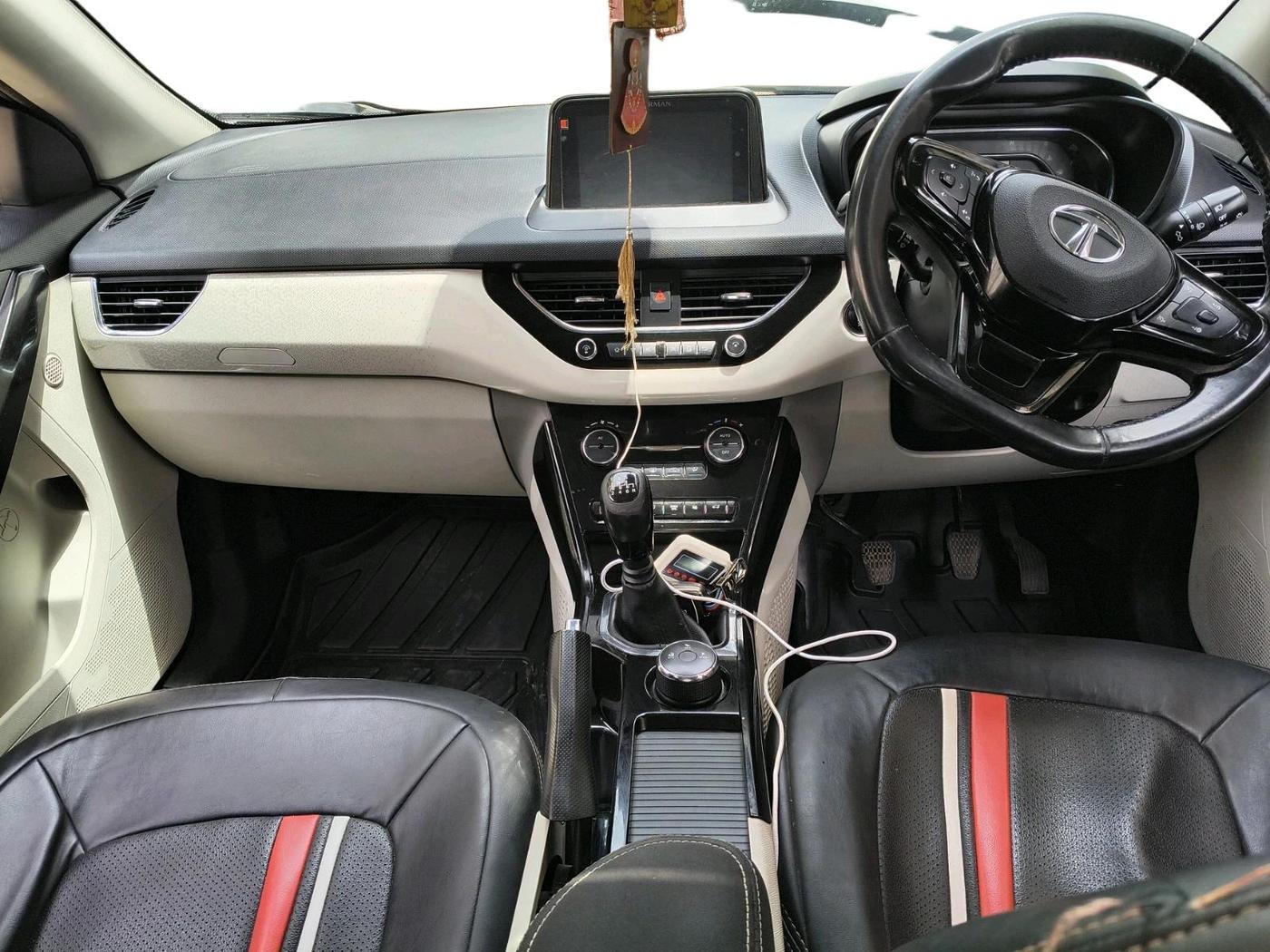 2020 Tata NEXON XZ PLUS PETROL SUNROOF, Petrol, Manual, 79,430 km, interior